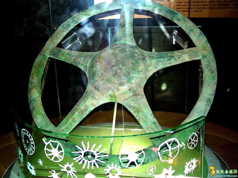 ǶַȫصﱣλйϵͭʱַλĴ㺺1980𷢾ַзֳַ1Ϊ佨Ϊ̴ڡ֪ǽ1100ףǽ180ףǽ600ףΪ˹ɡݻַ ҿӡĹᡢӵȡԲΡΡ3֣Ϊľ1931Ժηּӣڴʯͭ1986귢ֵͼӣдͭʯͽȡеĽȺͽ̡ͭ⣬дСͷͭͭ¹ȡУͭͷţطɫ2.62ףֱǣôڣųۣѵõоεϡӵԼĩܳΪ˼ɽȻż