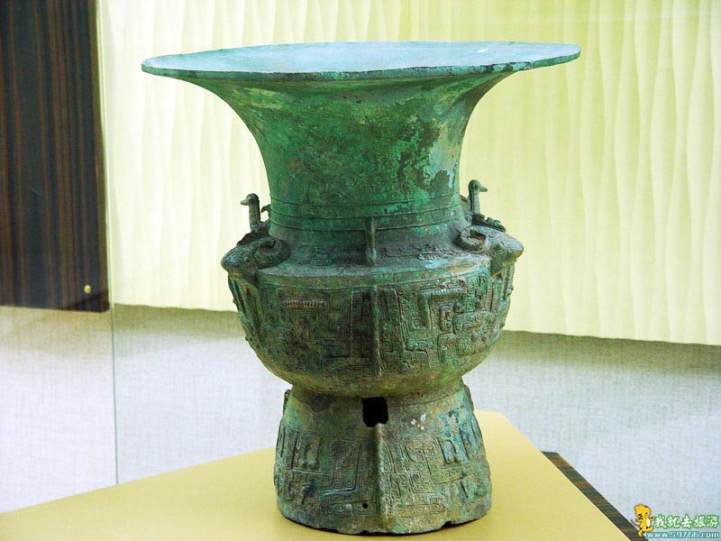 ǶַȫصﱣλйϵͭʱַλĴ㺺1980𷢾ַзֳַ1Ϊ佨Ϊ̴ڡ֪ǽ1100ףǽ180ףǽ600ףΪ˹ɡݻַ ҿӡĹᡢӵȡԲΡΡ3֣Ϊľ1931Ժηּӣڴʯͭ1986귢ֵͼӣдͭʯͽȡеĽȺͽ̡ͭ⣬дСͷͭͭ¹ȡУͭͷţطɫ2.62ףֱǣôڣųۣѵõоεϡӵԼĩܳΪ˼ɽȻż